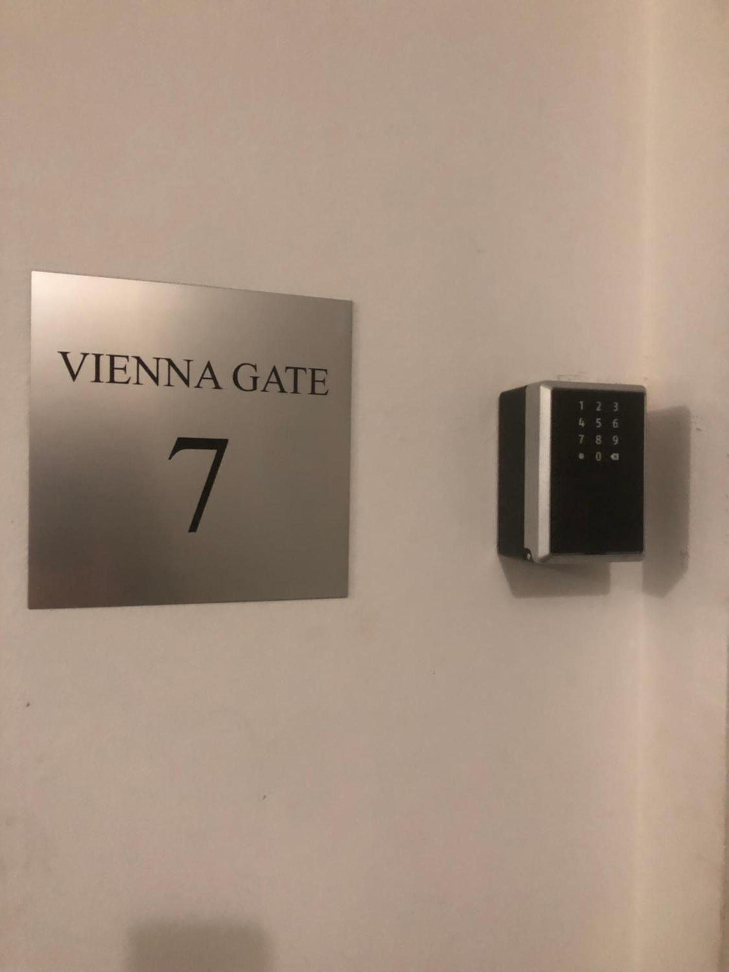 Vienna Gate Апартаменти *